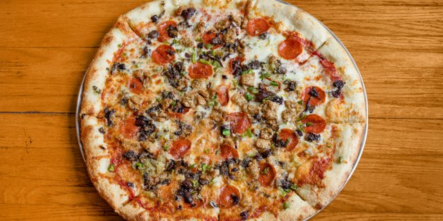 Deluxe Pizza