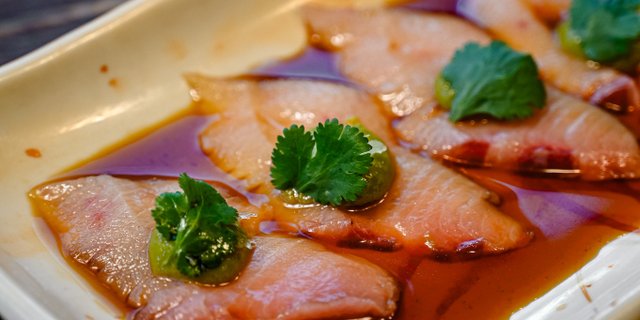 Hojoko-Style Hamachi Sashimi