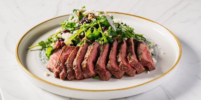 Steak & Arugula Salad