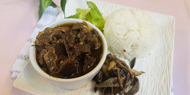 R3. Beef Brisket w/ Rice