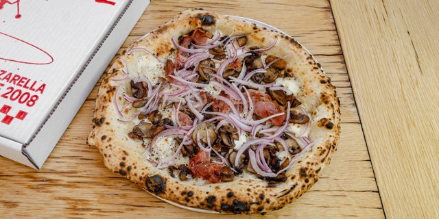 Speckenwolf Pizza