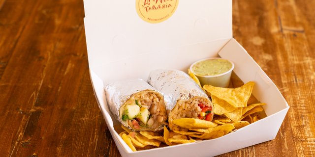 Vegetarian Quesadilla Bundle (Chips & Guacamole)