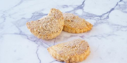 Half Moon w/ Nuts Cookies