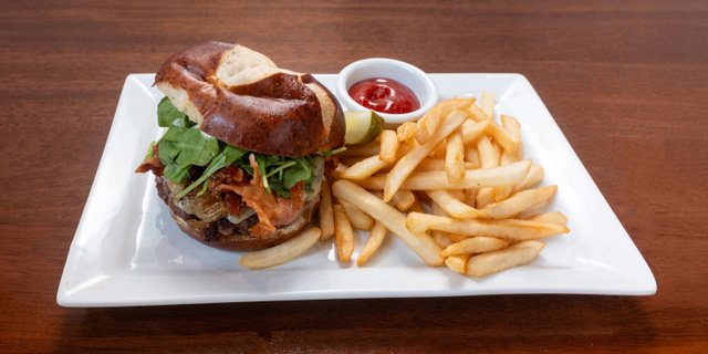 Iron Luxe Burger