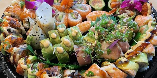 Ginza Special Rolls Party Tray