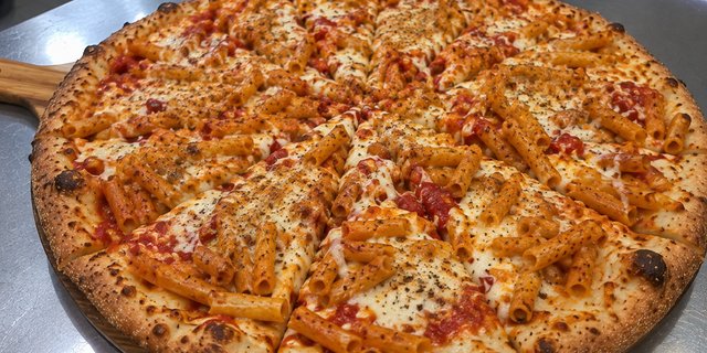 Baked Ziti Pizza