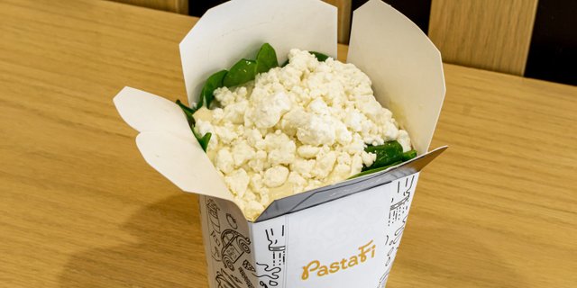 Spinach Salad Boxed Lunch