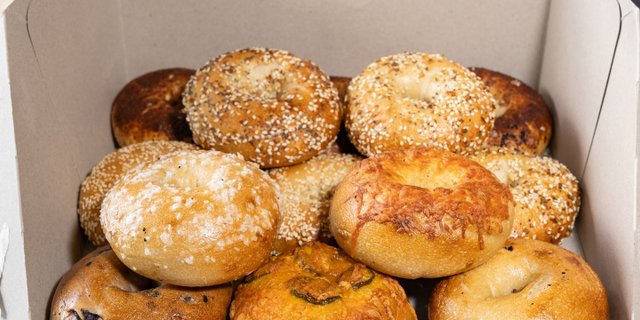 Baker's Dozen Bagels