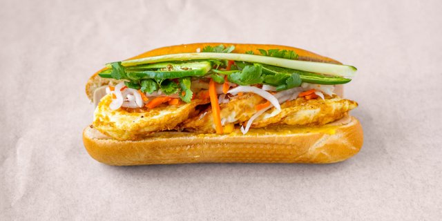 Fried Eggs & Ham Bánh Mì