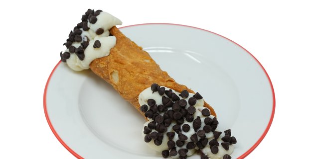 Chocolate Chip Cannoli