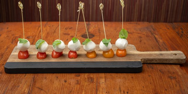 Caprese Truffled Bruschettas