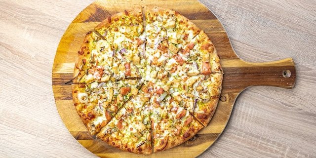 Chicken Pesto Pizza