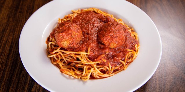 Spaghetti W/ Meatballs