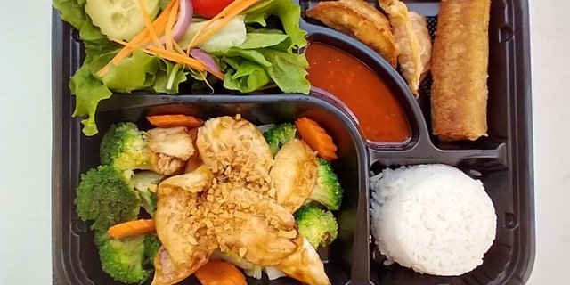 Garlic Sauce Stir-Fry Boxed Lunch