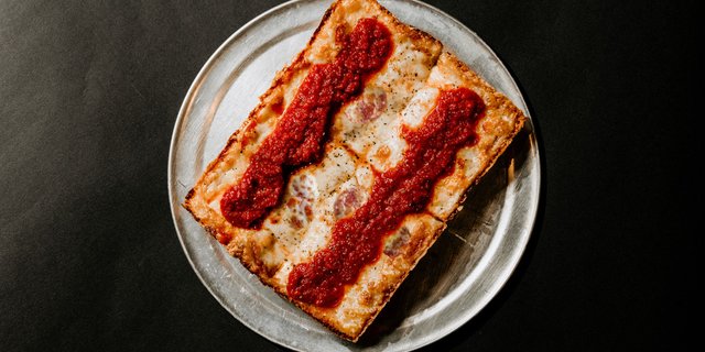 Gluten-Free Pepperoni Pizza