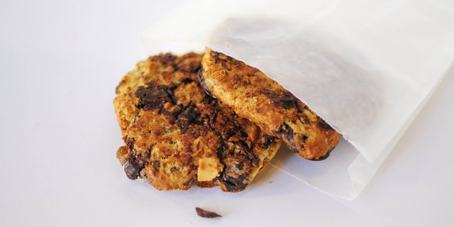 Banana-Almond-Chocolate Chip Cookies