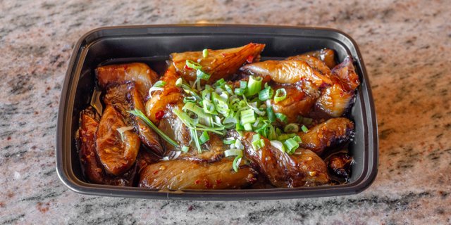 Eggplant w/ Spicy Garlic Sauce