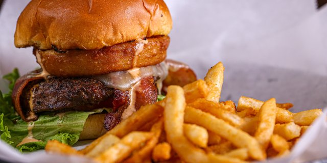 Sarah’s Signature Sriracha Bacon Ranch Burger