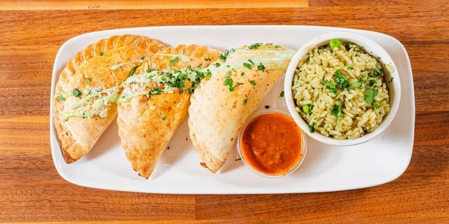 3 Empanadas Boxed Lunch