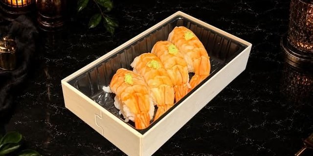 Sweet Shrimp Sushi (4 Pieces)