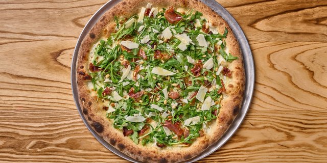 Arugula & Prosciutto Pizza