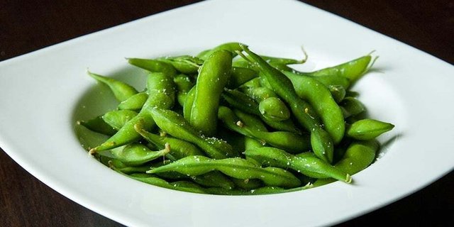 Edamame w/ Spicy Garlic Sauce