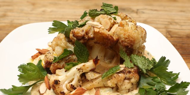 Roasted Cauliflower & Hummus