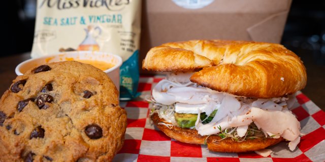 California Kid Whole Sandwich Boxed Lunch
