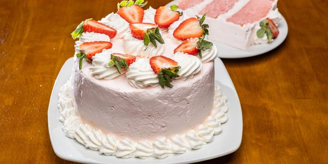 Strawberry Cake