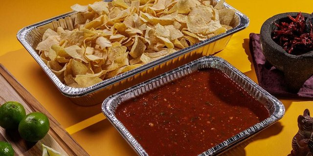 Small Pan of Chips & Salsa