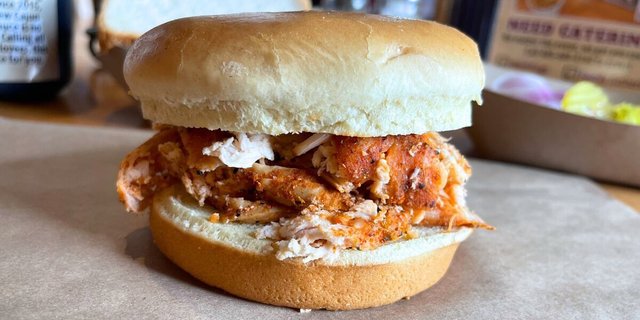 Pulled Chicken Sandwich Boxed Lunch