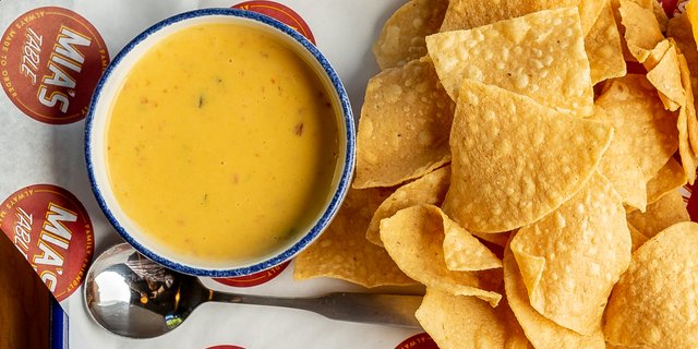 Queso & Chips