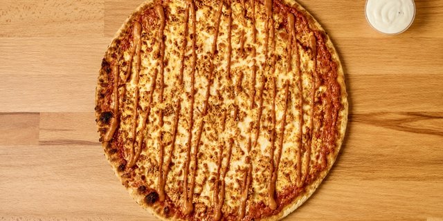 Chicken Butter Masala Gluten-Free Pizza