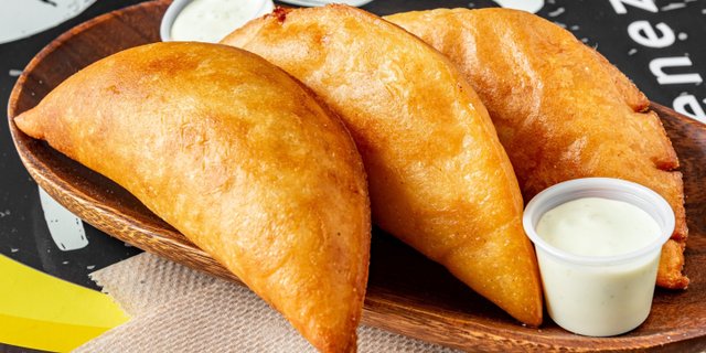 Pollo Mechado Empanada