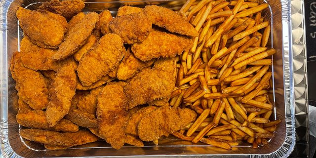 Chicken Fingers & Fries Tray