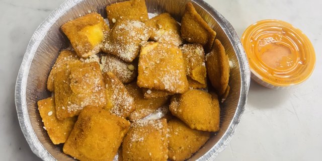 Fried Ravioli w/ Sauce