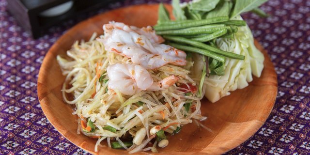 Somtum (Green Papaya Salad)