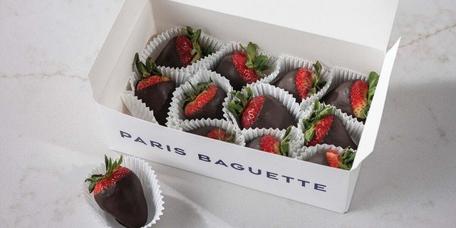 Chocolate-Covered Strawberries (12pk)