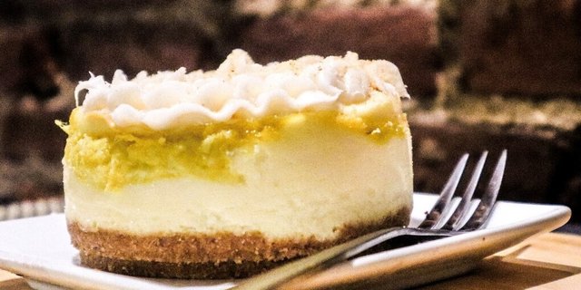 Coconut Mango Cheesecake