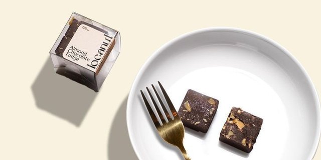 Almond Chocolate Fudge Bites