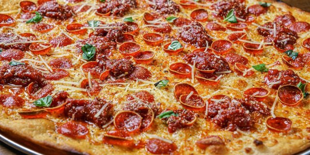 18" Chicago Cracker Thin Crust Pizza