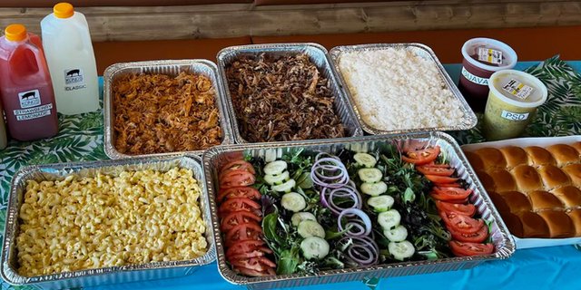 20-Person Luau Package