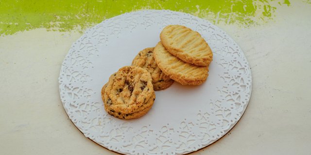 Freshly-Baked Cookie Tray