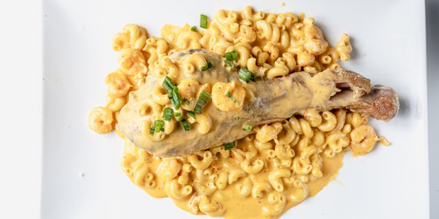 Mac & Cheese Turkey Legs