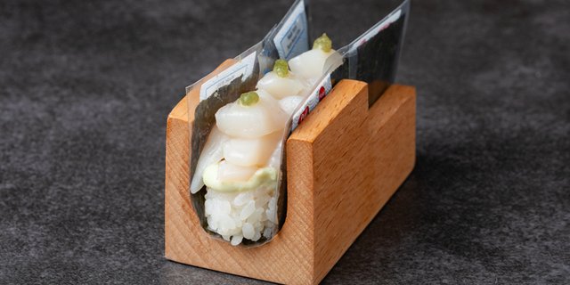 Spicy Scallops Hand Roll