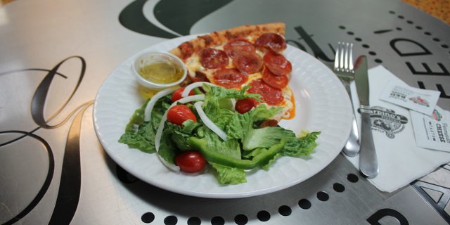Pizza & Salad Package For 10 People