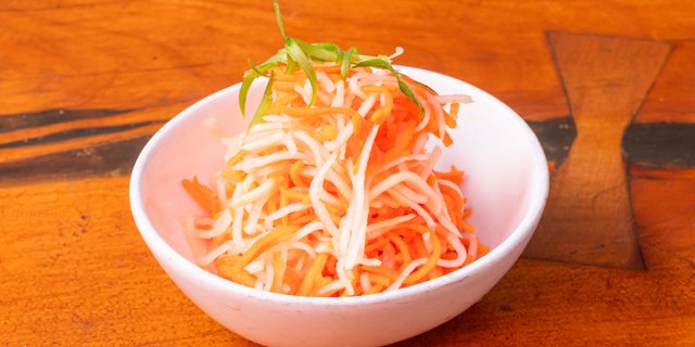 Green Papaya & Green Apple Slaw
