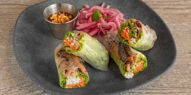 Grilled Meat Fresh Spring Rolls
