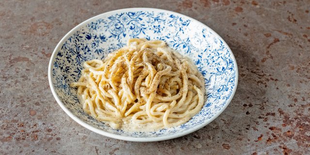 Bucatini Cacio E Pepe