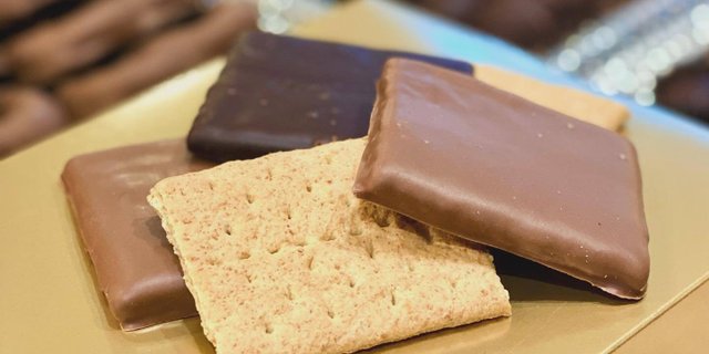 Chocolate Dipped Grahams